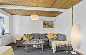2 Bedroom Nice Apartment In Sydals